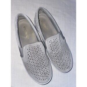 Vionic Casual Loafers Women’s Size 6 Medium Gray Leather Slip On Beach Shoes